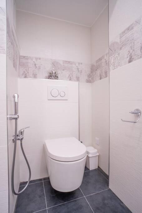 ברטיסלאבה Sukromny Staromestsky Apartman V Uzasnej Lokalite/Cozy Old-Town Apartment In A Great Neighborhood מראה חיצוני תמונה