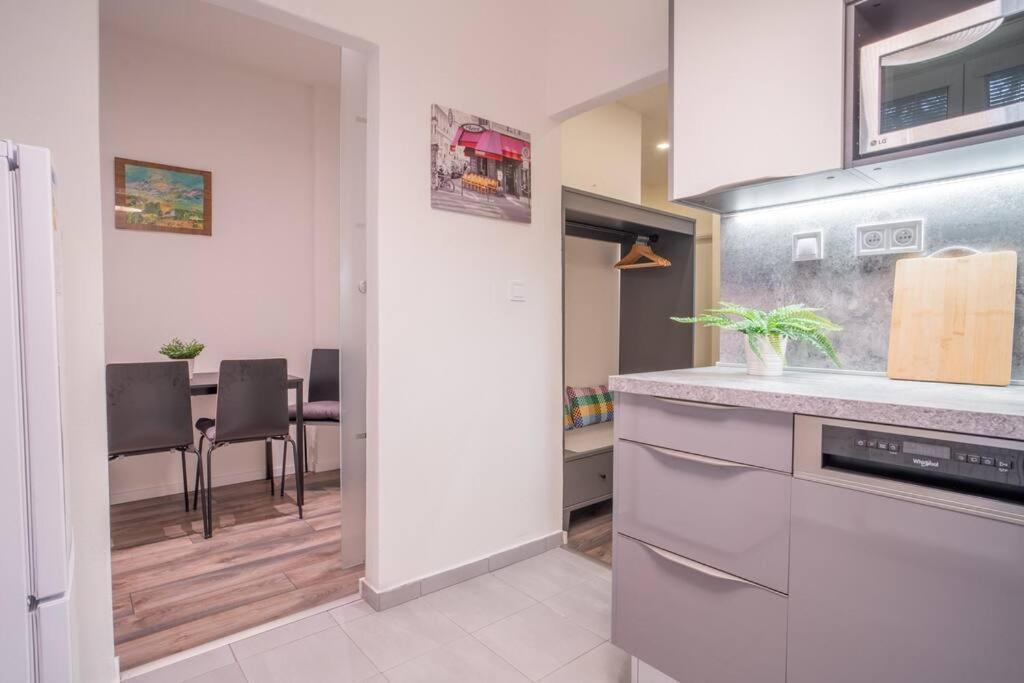 ברטיסלאבה Sukromny Staromestsky Apartman V Uzasnej Lokalite/Cozy Old-Town Apartment In A Great Neighborhood מראה חיצוני תמונה