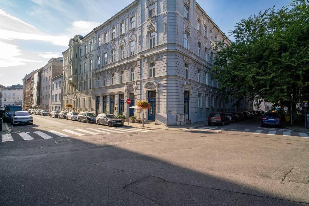 ברטיסלאבה Sukromny Staromestsky Apartman V Uzasnej Lokalite/Cozy Old-Town Apartment In A Great Neighborhood מראה חיצוני תמונה